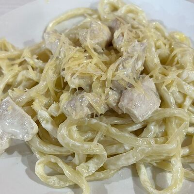 Паста с курицей в сливочном соусе в Щербет по цене 671 ₽