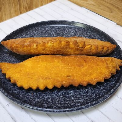 Чебурек Мясной (2 шт.) в ШАУРМАНИЯи НЕ ТОЛЬКО по цене 299 ₽