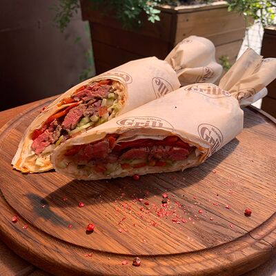 Шаурма Мясника с мраморной говядиной в Кафе Mister & Missis Grille по цене 500 ₽