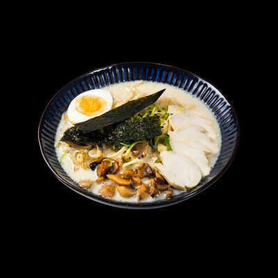 Чиз рамен с курицей в Wokmania по цене 418 ₽
