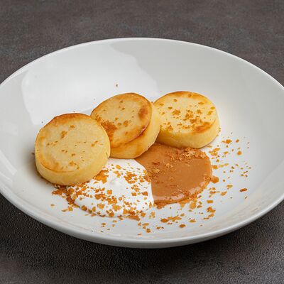 Сырники с карамелью в МОСТ бистро по цене 490 ₽