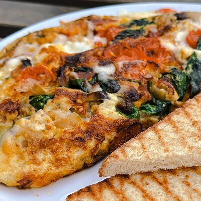 Большой сытный омлет в ХВОСТ по цене 530 ₽