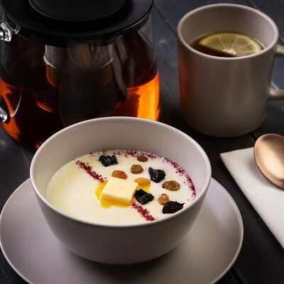 Овсяная каша с яблоками и джемом в Babbo family cafe по цене 299 ₽