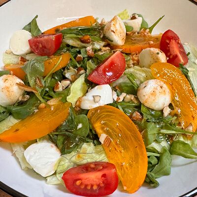 Салат с апельсином и моцареллойв Семейный союз по цене 450 ₽