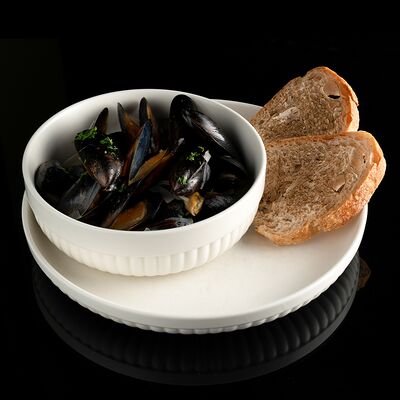 Мидии в белом вине в Западный сад ! по цене 1200 ₽