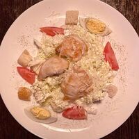 Салат цезарь с курицей в Ча