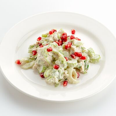 Салат с цыплёнком и сельдереем в Уха из петуха по цене 11 р.