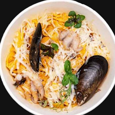Паста с морепродуктамив Гранд пицца по цене 636 ₽