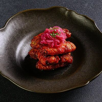 Крылышки в корейской глазури в Smoky People по цене 620 ₽