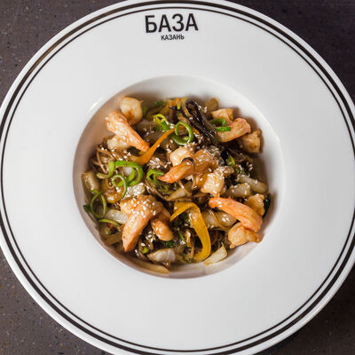 Вок Удон с овощами в БАЗА по цене 350 ₽