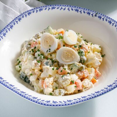 Оливье с копчёной треской ланч в Кукумбер по цене 195