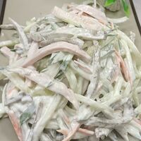 1024. Салат из куриного филе в Минутка