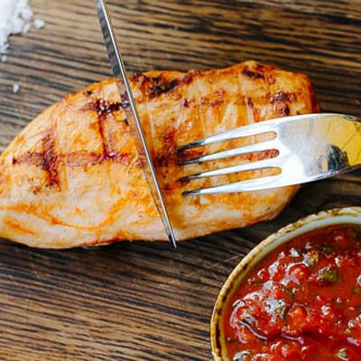 Стейк из куриной грудки в Дюшес по цене 480