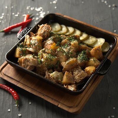 Сковорода с курицей в Гвозди по цене 590 ₽