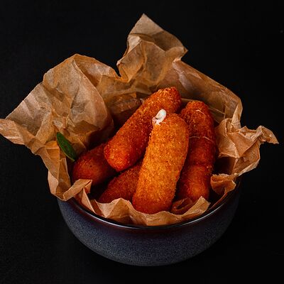 Сырные палочки в MOS Lounge & Bar по цене 450 ₽