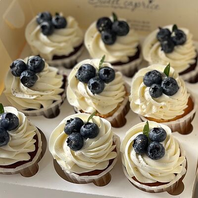 9 капкейков Ассорти на День Отца в Sweet Caprice по цене 3249 ₽