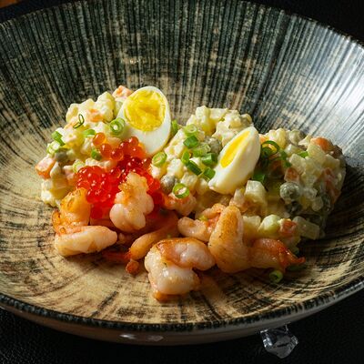 Оливье с креветкой и красной икрой в Giorgio Suluguni по цене 850 ₽