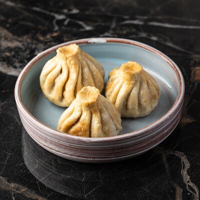 Обжаренные хинкали с говядиной и свининой в Sesilia по цене 590