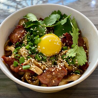 Лапша с говядиной и вешенками в соусе жу в Умами по цене 780 ₽