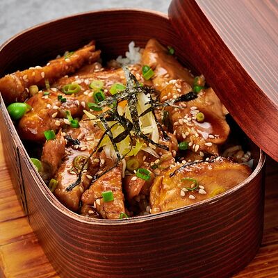 Донбури с курицей терияки в Japan Corner по цене 1380 ₽