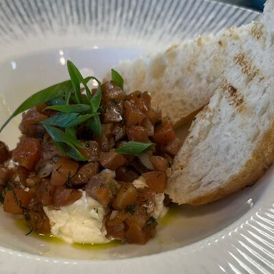 Тартар из лосося в Эник Беник по цене 745 ₽