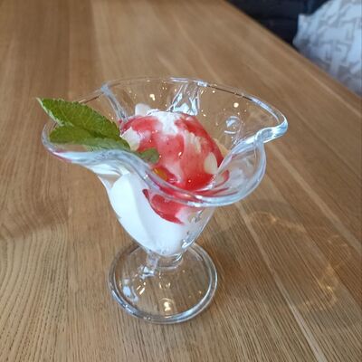 Мороженое ванильное в Любимые мгновения по цене 350 ₽