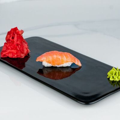 Суши с копченым лососем в Сушимания по цене 85 ₽