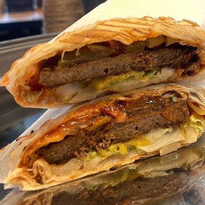 Шаурма Чизбургер М в RED FOOD фастфуд маркет по цене 290 ₽