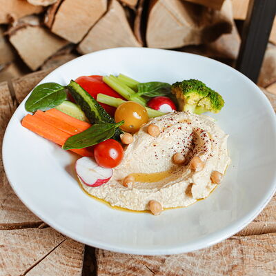 Хумус с хрустящими овощами в Сыроварня по цене 370