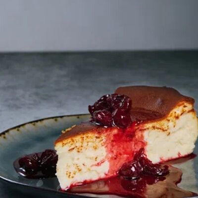 Баскский чизкейк с малиновым вареньем в Гастропаб Дабл Эль по цене 470 ₽