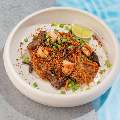 Рисовая лапша с говядиной и креветкой в Nemo по цене 690 ₽