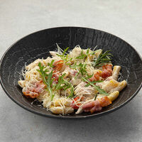 Ригатони с беконом и курицей в Peperoni