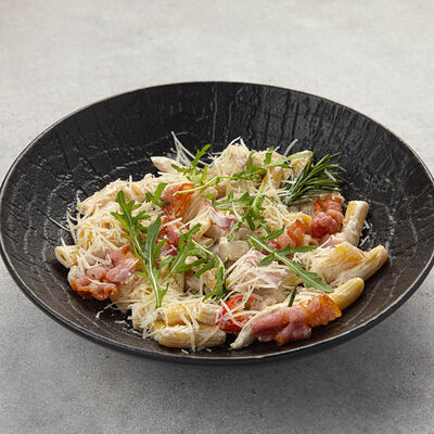 Ригатони с беконом и курицей в Peperoni по цене 730 ₽