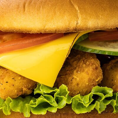 Чикен Бургер в Вкусно разно по цене 595 ₽