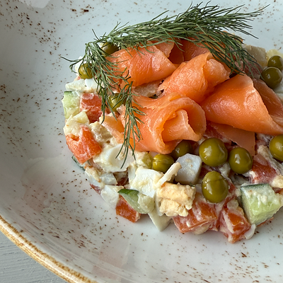 Оливье с лососем в Mozza Pizza по цене 650 ₽