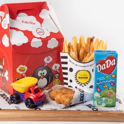 Наггетс Кидс бокс с игрушкой в Coffee Boom по цене 900 ₽