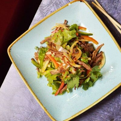 Салат с говядиной в Go-Boo по цене 599 ₽