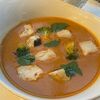 Суп Том ям с курицей, овощами и грибам в Bellagio по цене 800