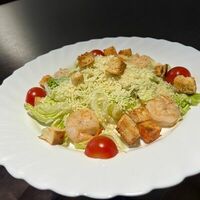 Салат Цезарь с креветкой в Шашлычная угли