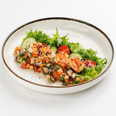 Салат с тигровыми креветками и ананасовой сальсой в Бублик по цене 590 ₽