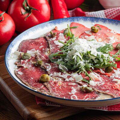 Вителло тоннато из телятины и хамона из тунца в Belka по цене 940 ₽