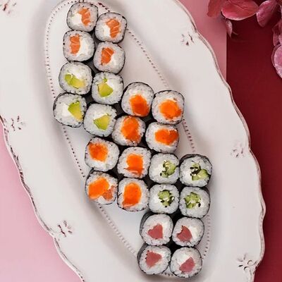 Сет Мини-роллы в Moshi Sushi по цене 1590 ₽