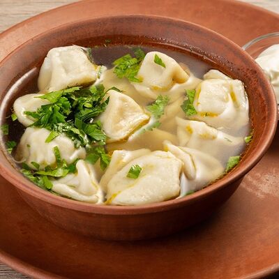 Суп с традиционными пельменями в Баррель по цене 456 ₽