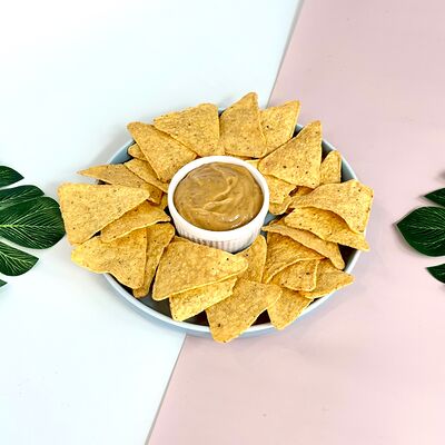 Начос с солью и гуакамолев Pokemania по цене 419 ₽