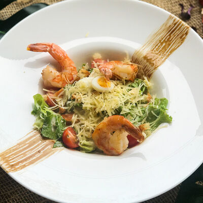 Цезарь с тигровыми креветками в Гастробар DOM по цене 430