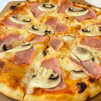 Пицца с ветчиной и грибами в Моё место по цене 759 ₽