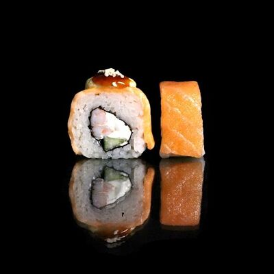 Акита с креветкой в Bonito sushi по цене 520 ₽