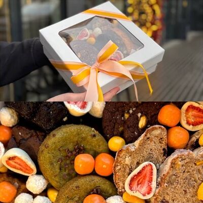 Набор печенья новогодний M в Zanoza Open Bar по цене 3500 ₽