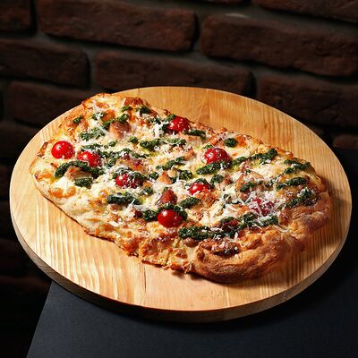 Пицца с цыпленком и песто в Encore Ervier по цене 940 ₽