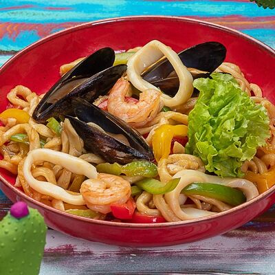 Удон с морепродуктами в Burritos по цене 550 ₽